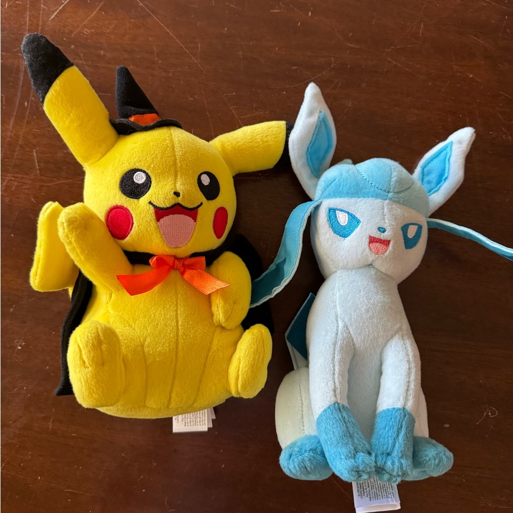 TOMY 10" Pokemon Glaceon Plush Eeveelution 2016 and Halloween Witch Pikachu